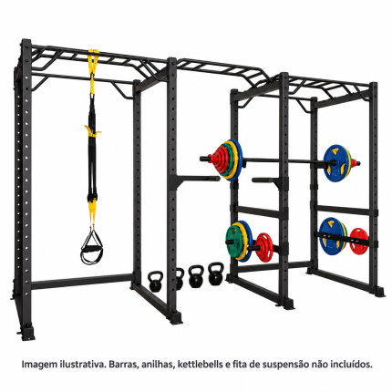 Kit de Gaiola MC 300 em imagem ilustrativa; barras, anilhas, kettlebells e fita de suspensão não incluídos